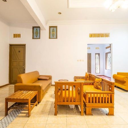 Spot On 2395 Hotel Aden 2 Syariah Tasikmalaya Ngoại thất bức ảnh