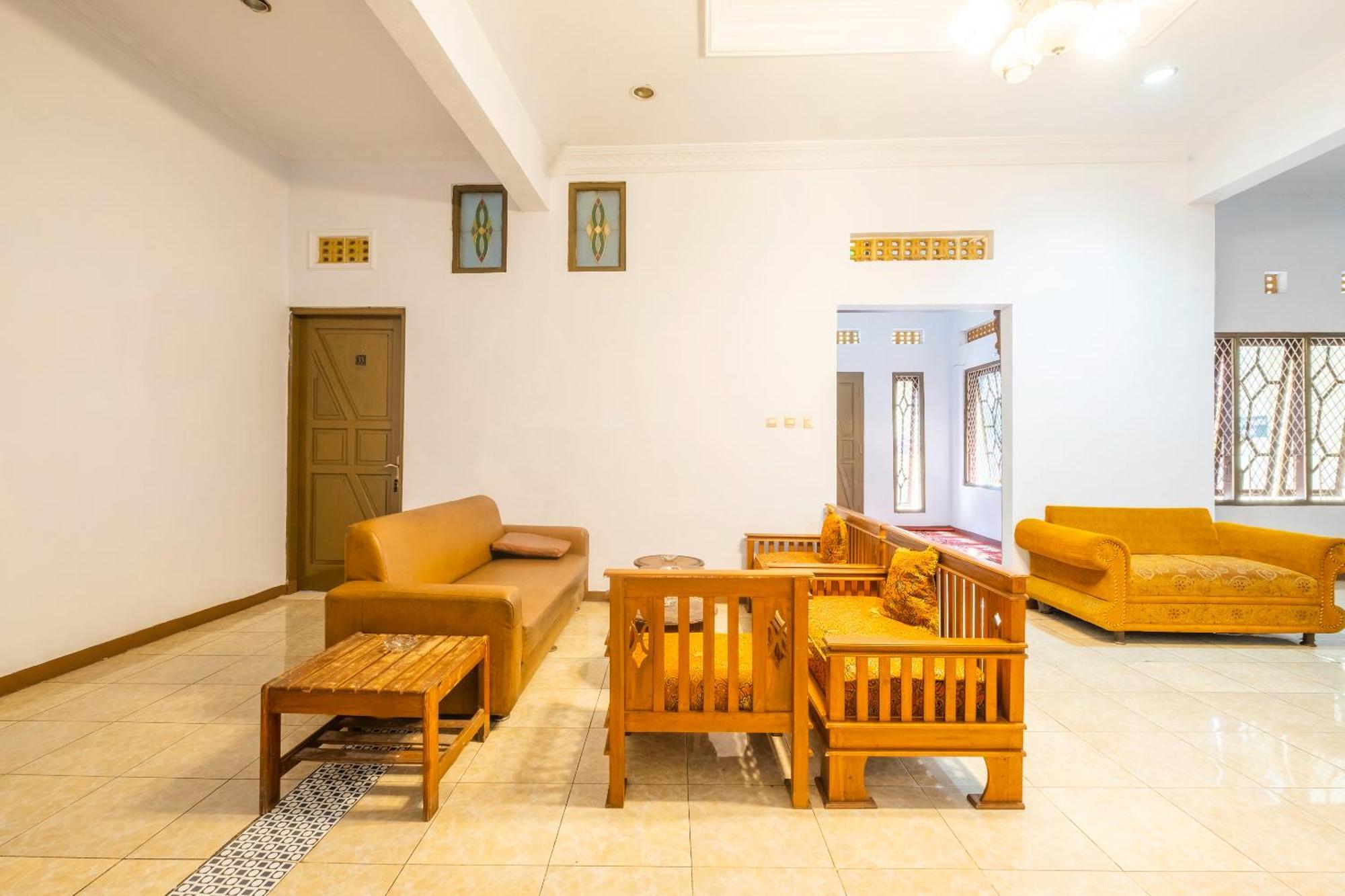 Spot On 2395 Hotel Aden 2 Syariah Tasikmalaya Ngoại thất bức ảnh